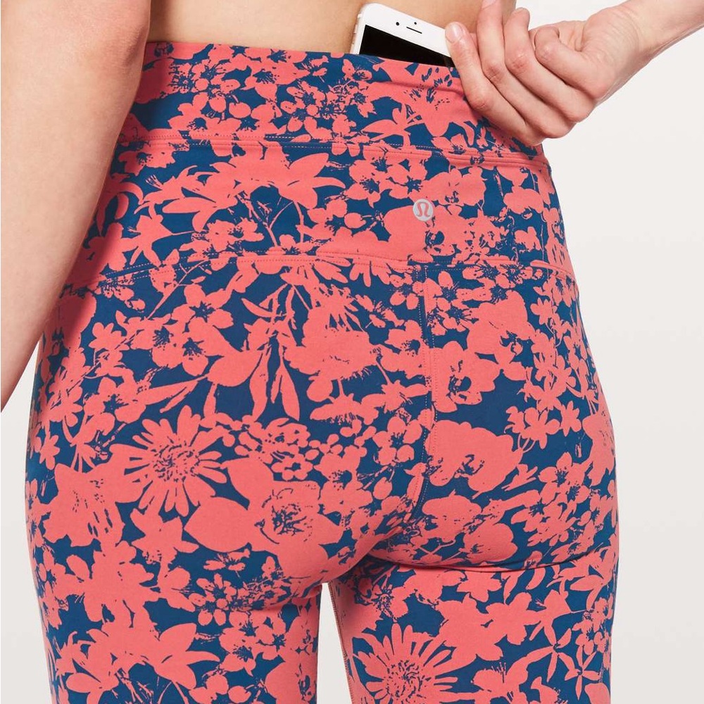 Lululemon Final Lap Crop - Size 12 - Picture 2 of 15